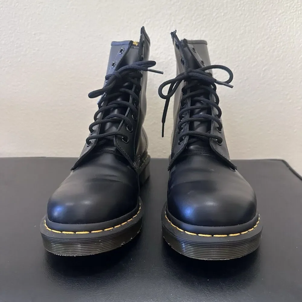 Dr. Martens 10 leather smooth